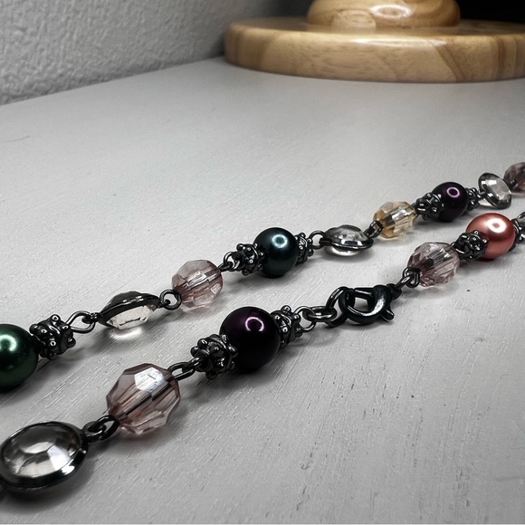 Two jewel tone beaded faux pearl bracelets for girls or for very small wrists. - Picture 9 of 11